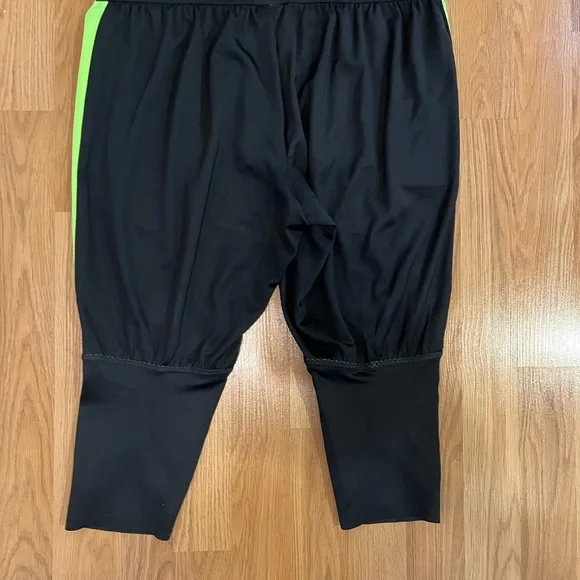 Nike Dri-Fit Men’s knee length legging/black w neon green/zippered side pockets. - Picture 3 of 3